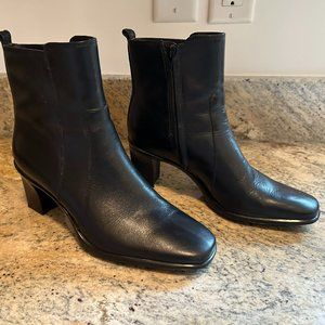 ANTONIO MELANI Black Leather Ankle Boots